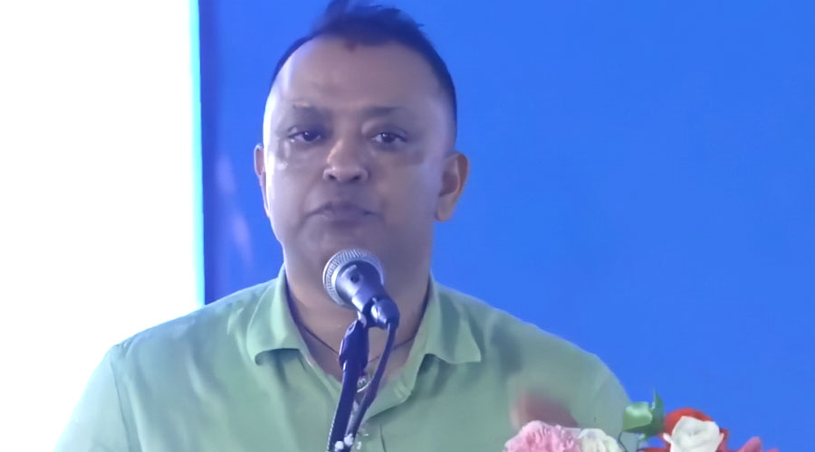 ‘निलो झण्डा मुनिको रातो रगत नबिर्सिनुस्, नेतालाई भगवान नबनाउनुस्’ : गगन थापा