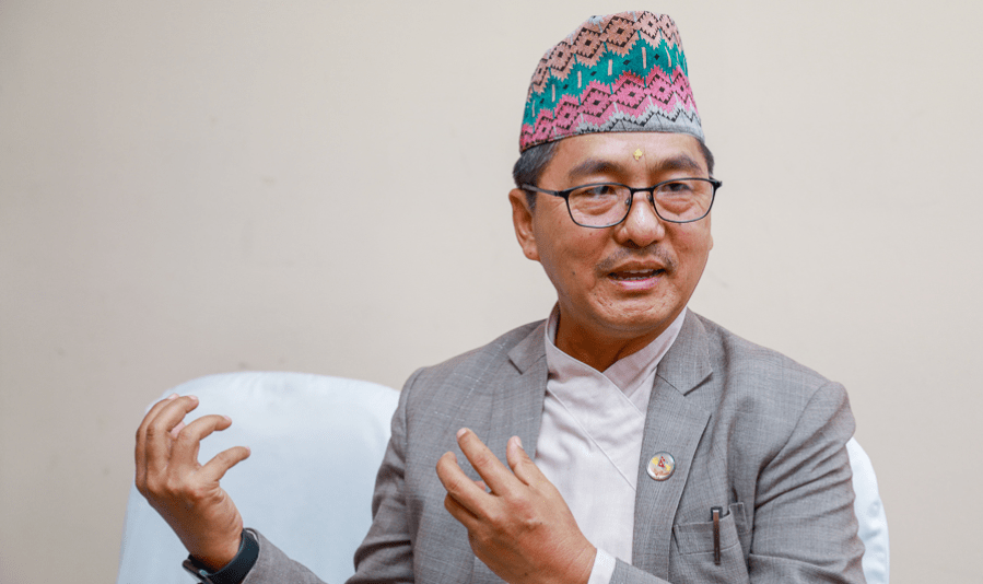 “देशी विदेशी शक्तिहरूको घेराबन्दी भएका बेला मैदान छोडेर भाग्नेहरूप्रति मेरो कुनै टिप्पणी छैन ।” – राजेन्द्र लिङ्देन